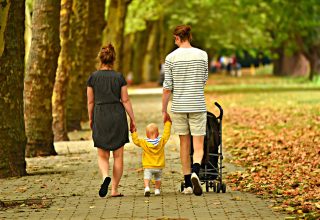 family-3602245_1920
